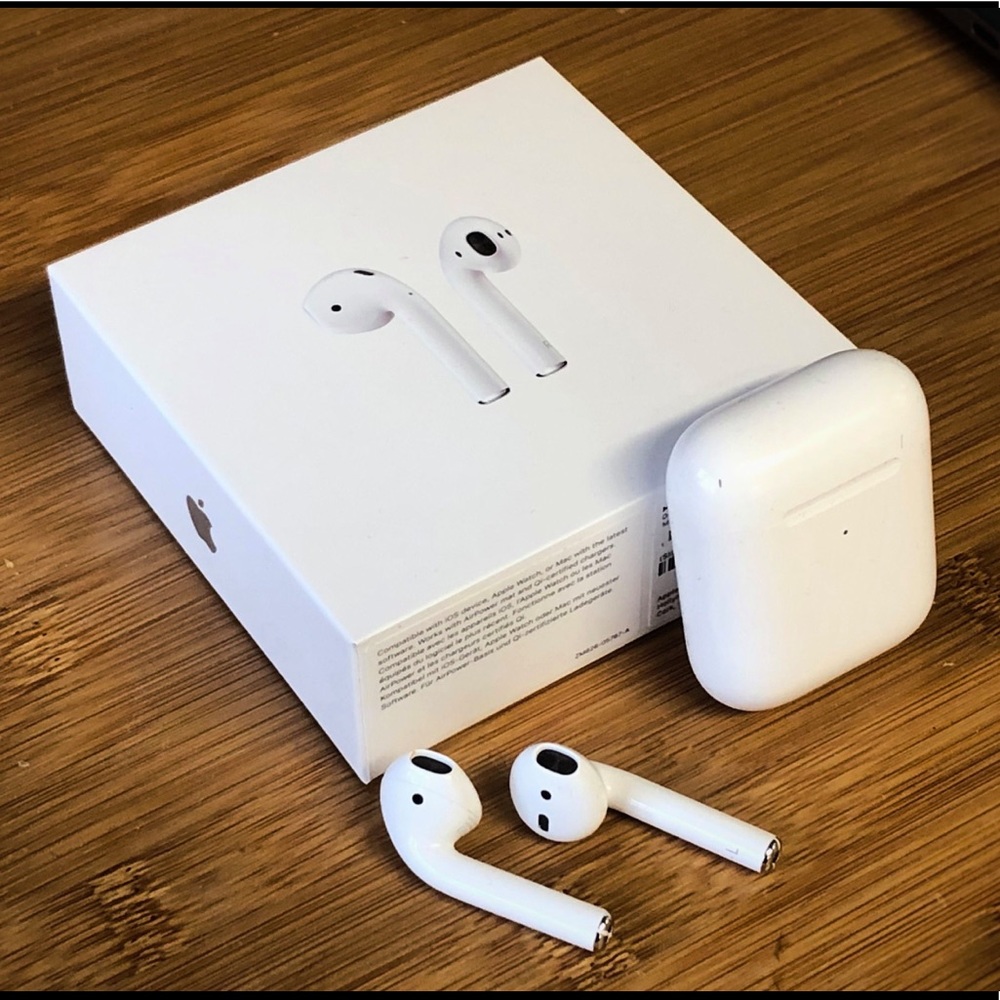 Apple wireless air pods 2nd Gen.